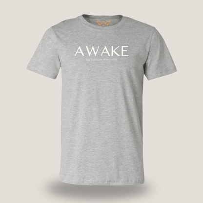 Awake and Question Everything T-shirt – Borstopdruk met Betekenis