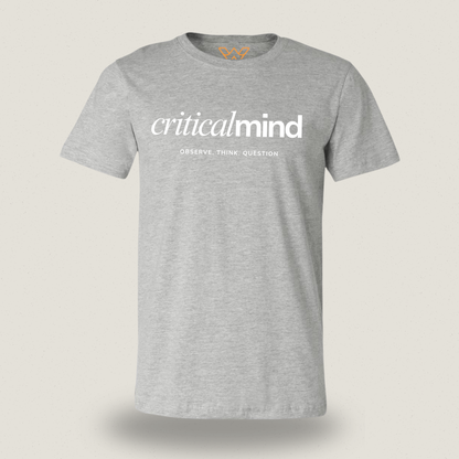 Critical Mind T-shirt – Minimalistische Borstopdruk voor Kritische Denkers