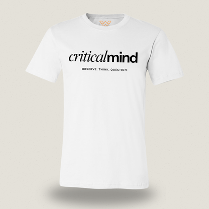 Critical Mind T-shirt – Minimalistische Borstopdruk voor Kritische Denkers