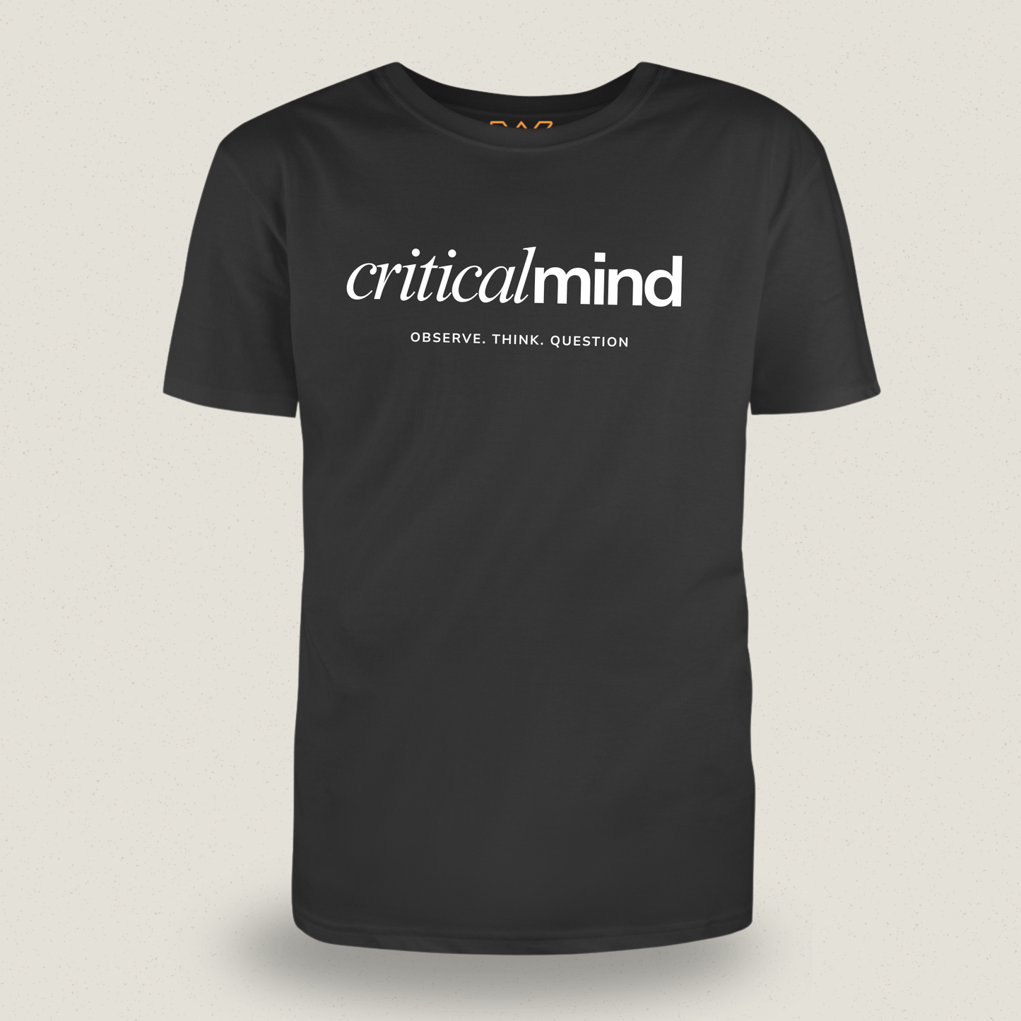 Critical Mind T-shirt – Minimalistische Borstopdruk voor Kritische Denkers