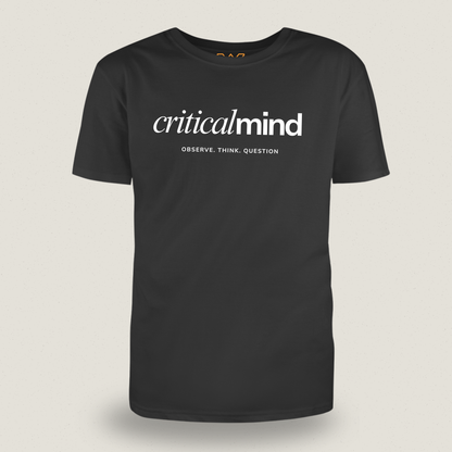 Critical Mind T-shirt – Minimalistische Borstopdruk voor Kritische Denkers
